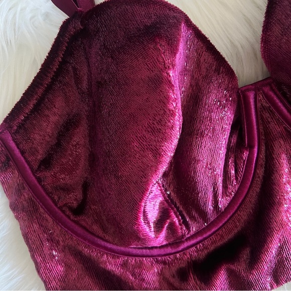 NWT Victoria's Secret Very Sexy Balconet Bra Velvet - Picture 2 of 4